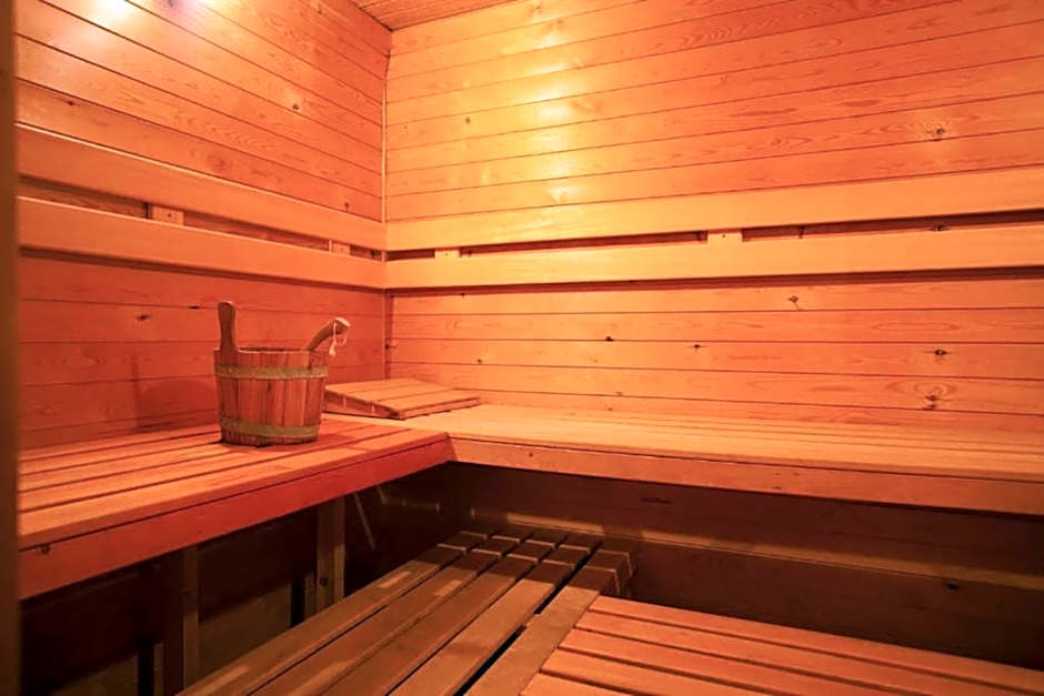 Budget Rooms by Ghent River