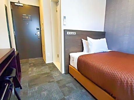 Single Room - Non-Smoking - Small Dog Friendly