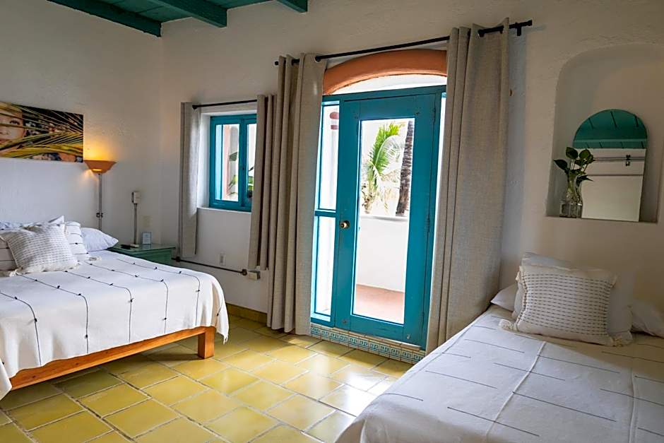 Sayulita Central Hotel