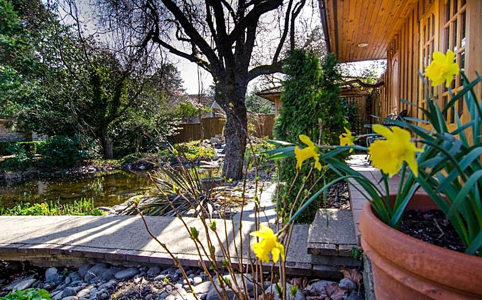 Galiano Oceanfront Inn & Spa