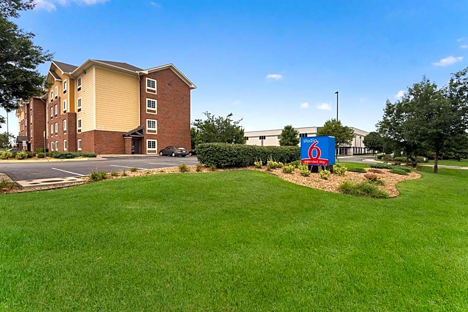 Studio 6 Lenexa - Overland Park