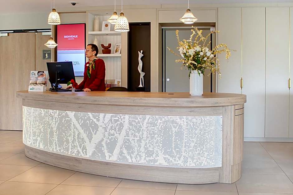 Brit Hotel Nantes La Beaujoire - L'Amandine