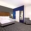 La Quinta Inn & Suites by Wyndham Mercedes