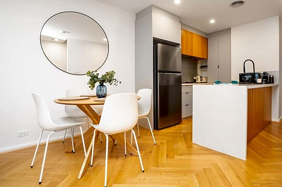 2-Storey Lumiere Townhouse with Private Courtyard - Hosted by Canstay