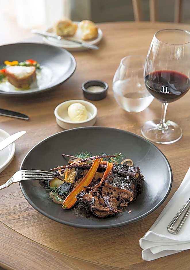 Lancemore Lindenderry Red Hill