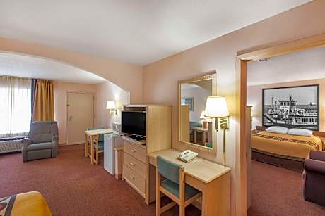 2 Queen Beds Suite Non-Smoking