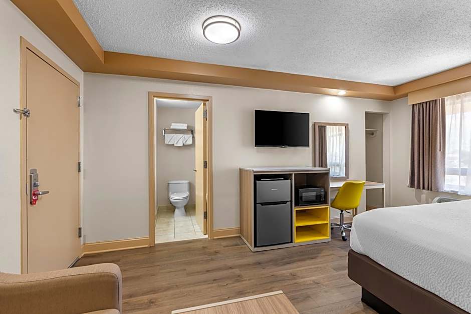 Econo Lodge Woodbridge