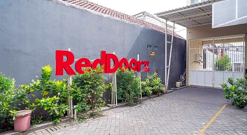 RedDoorz Syariah near Suncity Mall Sidoarjo