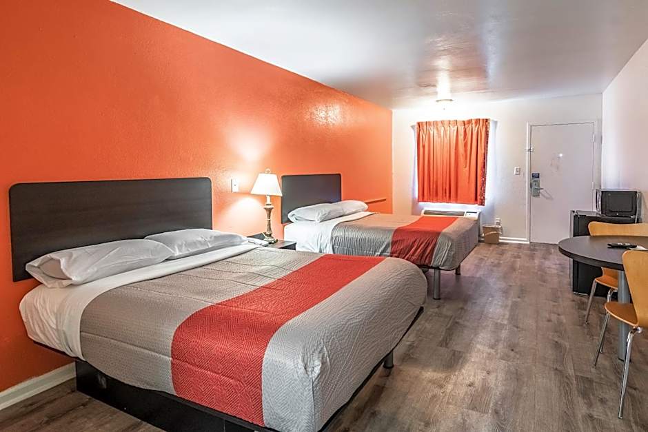 Motel 6-Portsmouth, VA