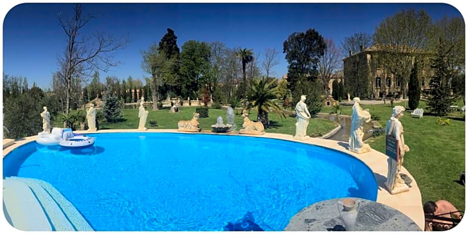 Chateau Des Fontaines – Canet, NY