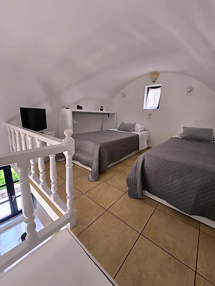 Anthonas Apartments