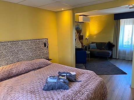 Double or Twin Room with Private Bathroom