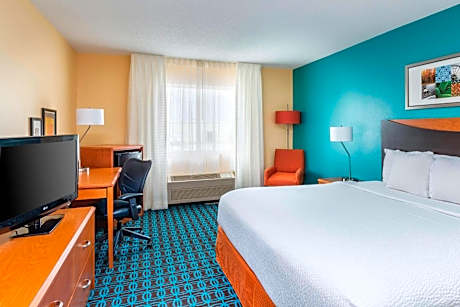 Queen Room with Two Queen Beds - Hearing Accessible