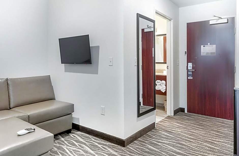 Cobblestone Hotel & Suites - Janesville