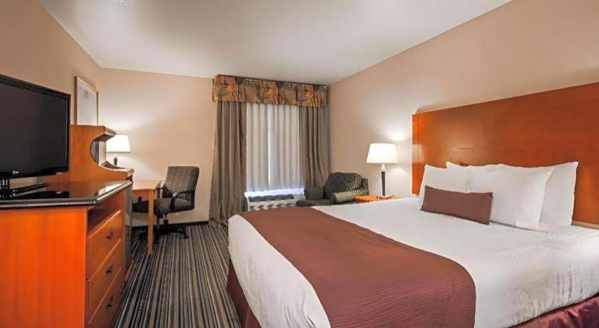 Best Western Plus Twin View Inn & Suites