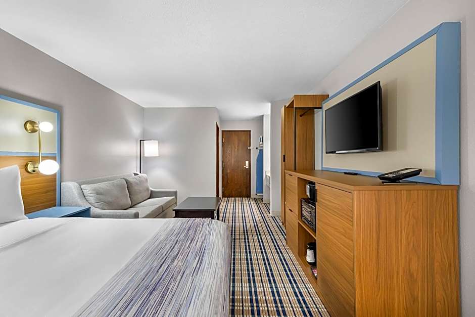 AmericInn by Wyndham Delafield