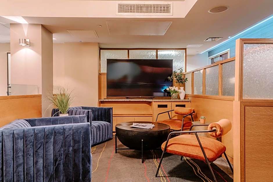 The Jewel, a Club Quarters Hotel, Opposite Rockefeller Center