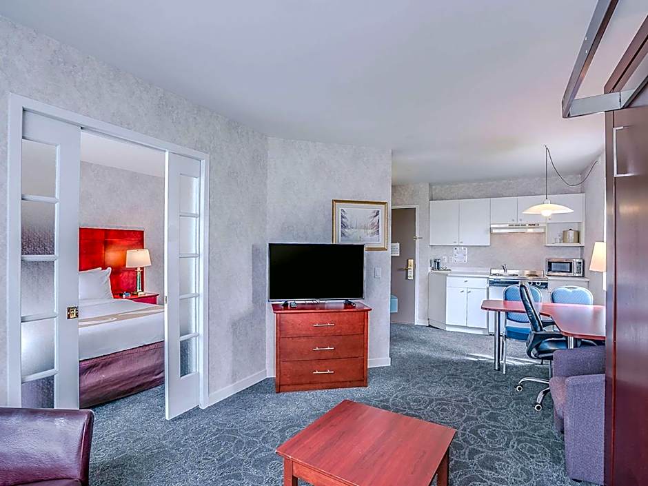Quality Suites Ste Anne De Beaupre