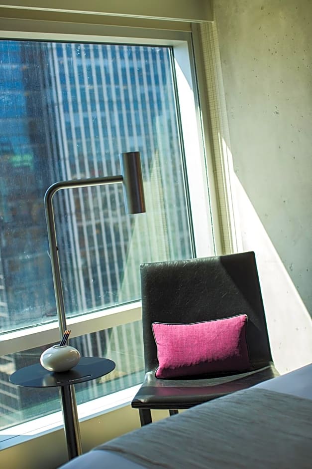 Renaissance by Marriott New York Midtown Hotel