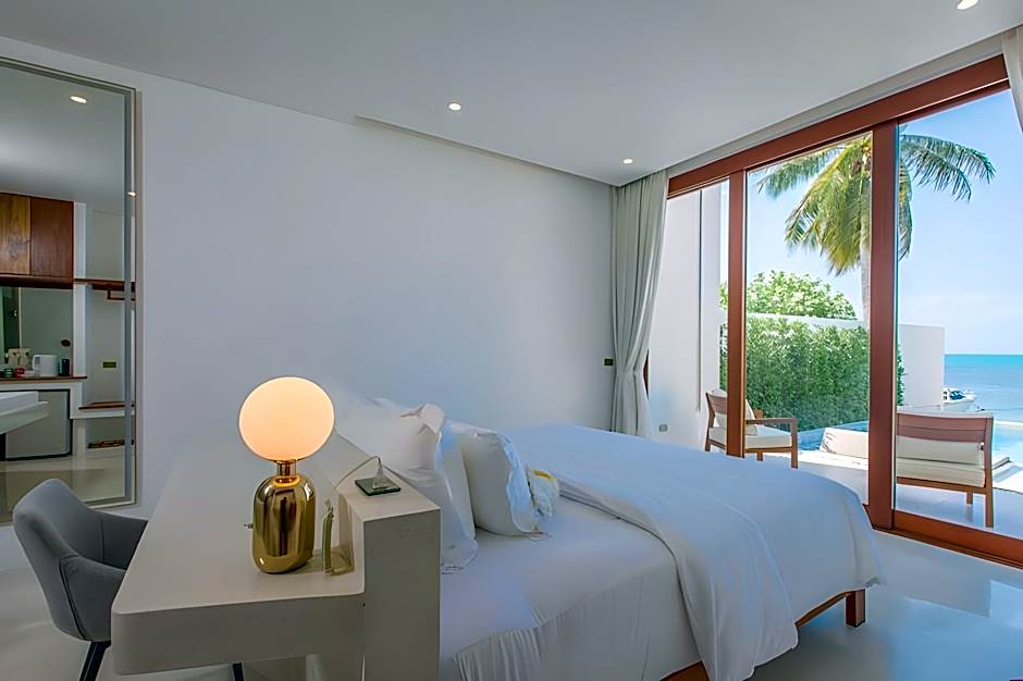 White Whale Beachfront Pool Villa