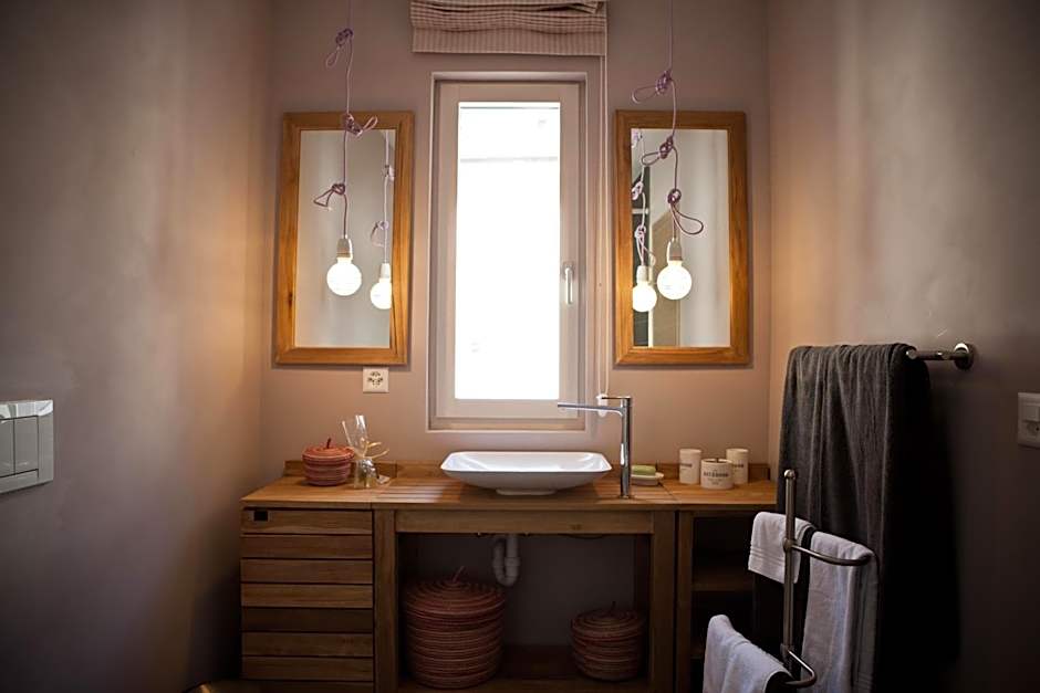 Le Coq Chantant Studios d'Hôtes & Boutique Hôtel St-Livres
