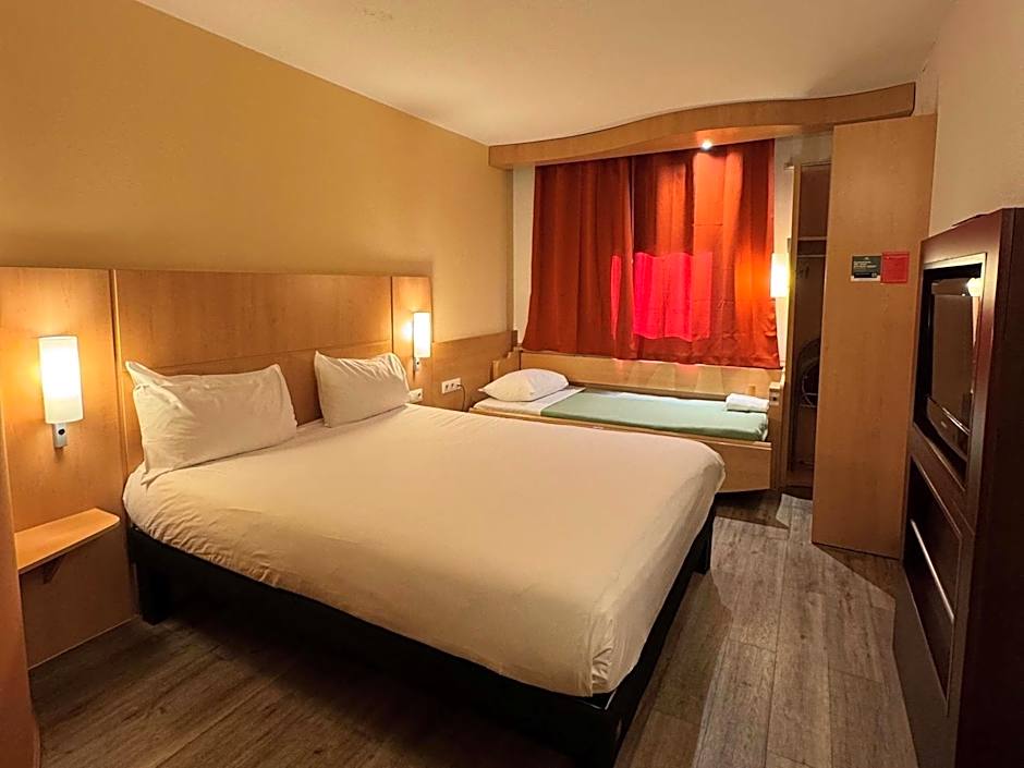 ibis Istres Trigance