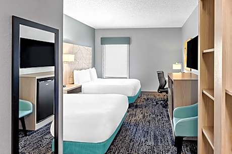 Queen Room with Two Queen Beds and Bathtub - Disability Access/Non-Smoking