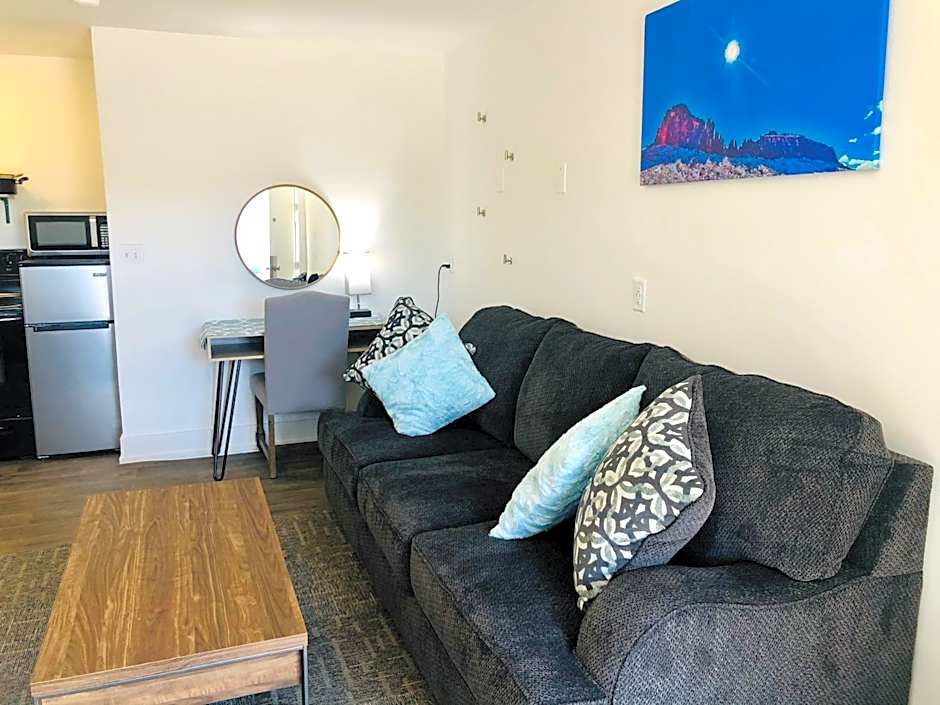 Blue Sage Inn & Suites