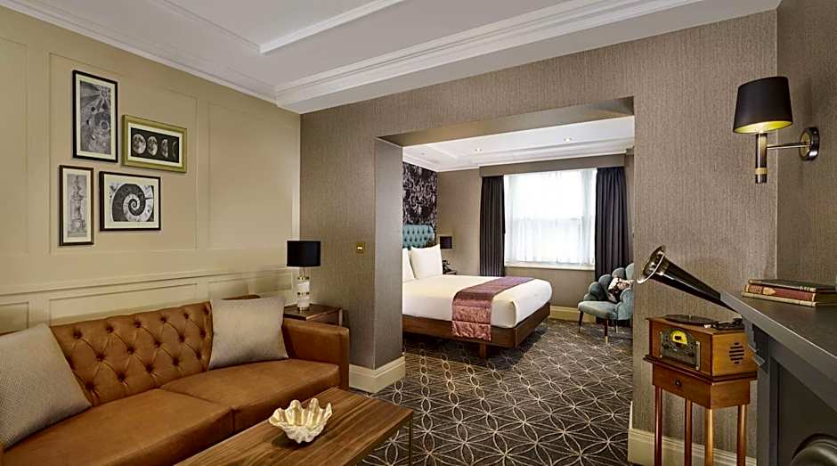 100 Queen's Gate Hotel London, Curio Collection by Hilton