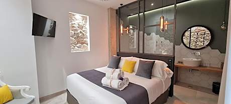 Deluxe Double Room with Bath