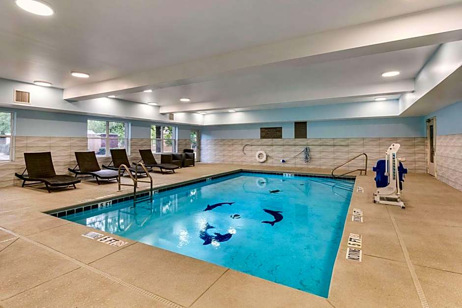 Clarion Pointe Columbus-Bradley Park