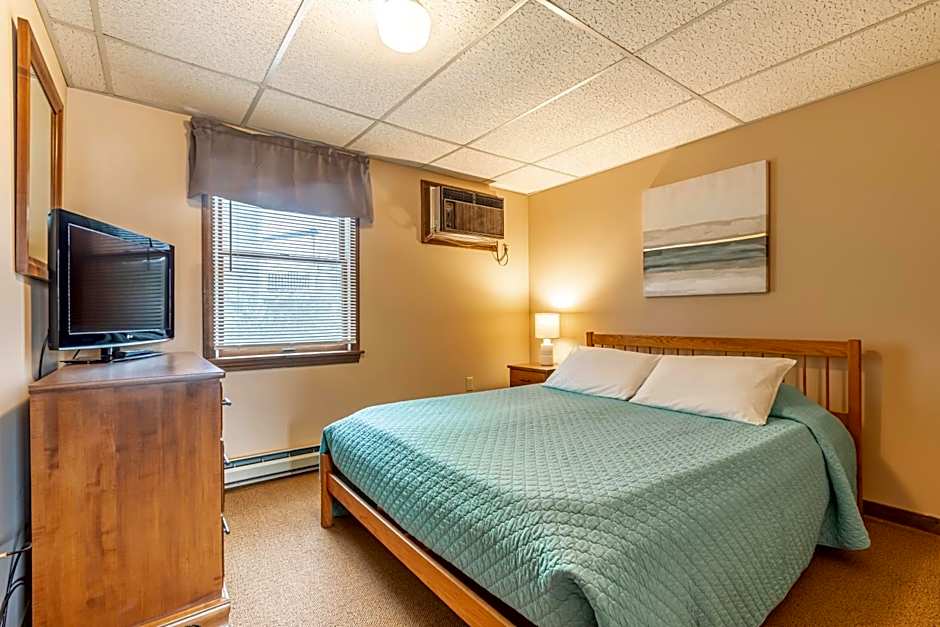 Inn Between the Beaches & Villager