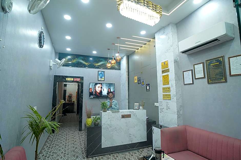 Hotel Adhiraj Inn