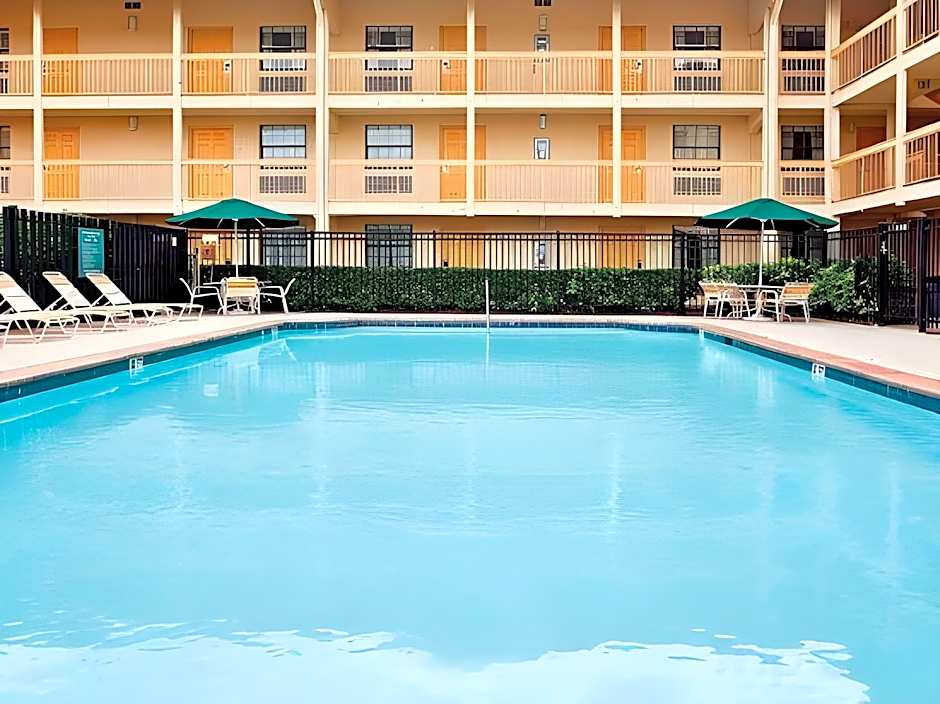 Budget Inn & Suite Atlanta Marietta Stadium