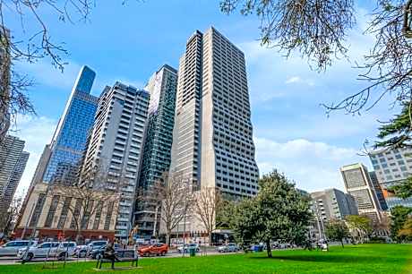 Oaks Melbourne on William Suites