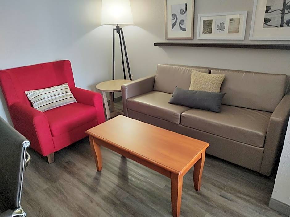 Country Inn & Suites by Radisson, Hinesville, GA