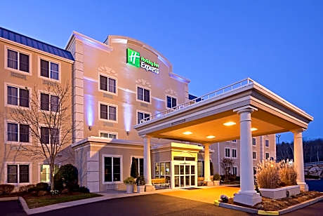 Holiday Inn Express Boston/Milford By IHG