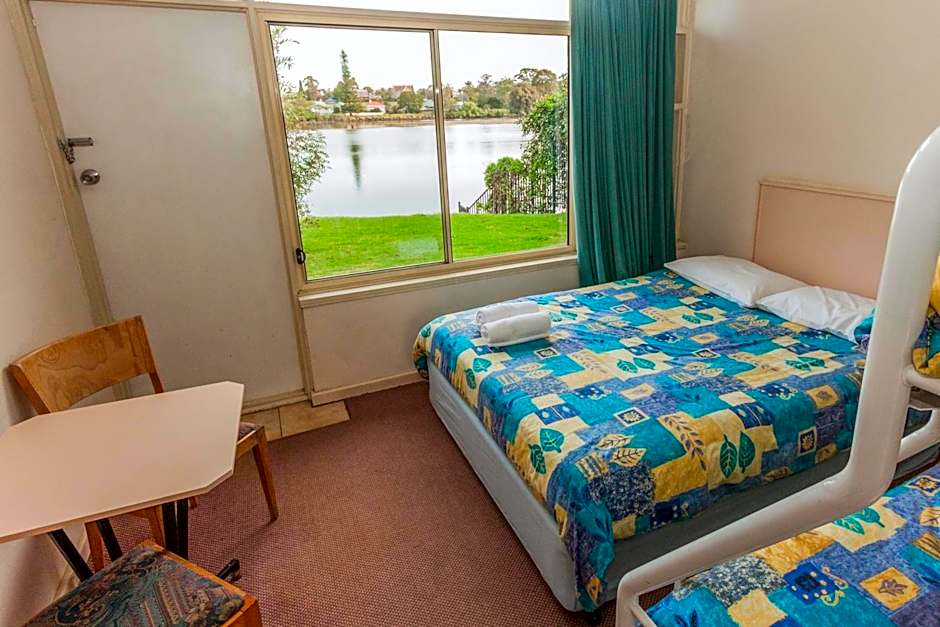 Moruya Waterfront Hotel Motel