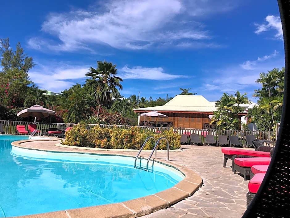 Résidence Le Vallon Guadeloupe Parc Piscine Appartements & Studios