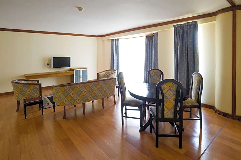 Golf Course Hotel