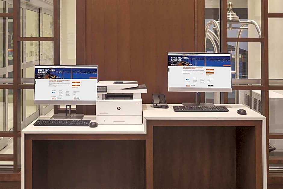 Holiday Inn Express & Suites Downtown Ottawa East by IHG