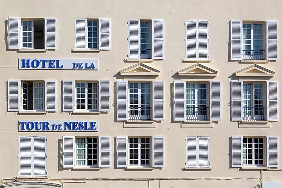Tour de Nesle La Rochelle Vieux Port 3 etoiles