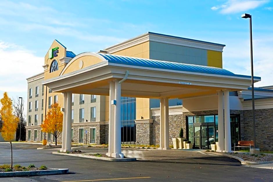 Holiday Inn Express and Suites Batavia