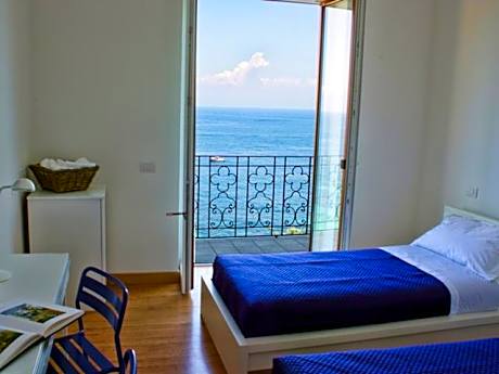 Twin Room with Sea View