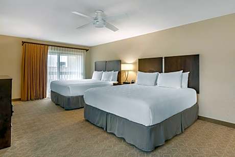 Queen Room with Two Queen Beds and Roll-In Shower - Mobility Accessible/Non-Smoking