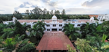 Jal Mahal Resort And Spa