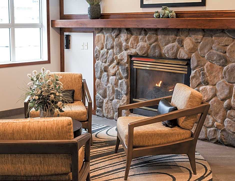 Coast Canmore Hotel & Conference Centre