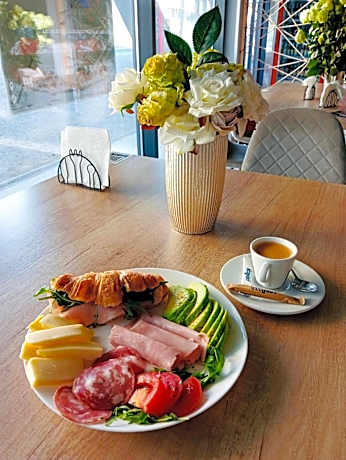 MONARC Boutique ApartHotel - SELF CHECK-IN