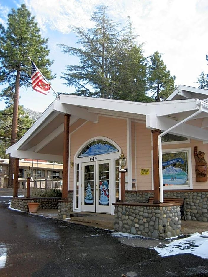 Bluelake Inn @ Heavenly Village