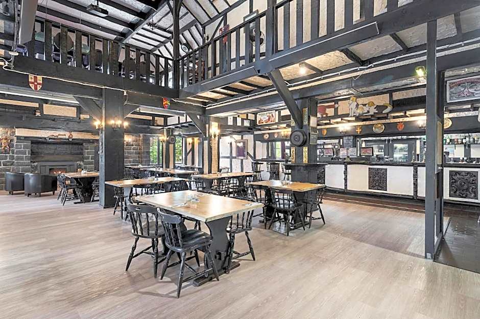 The Fox and Hounds Historic Hotel